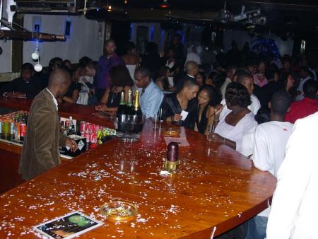 Dimanche 31/12/06 soirée privée sur le bateaux bb antilles avec Cap's fashion (avec dj lerby & dj mikey)