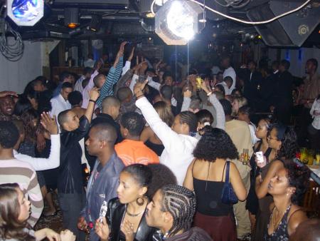 Dimanche 31/12/06 soirée privée sur le bateaux bb antilles avec Cap's fashion (avec dj lerby & dj mikey)