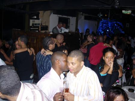 Dimanche 31/12/06 soirée privée sur le bateaux bb antilles avec Cap's fashion (avec dj lerby & dj mikey)