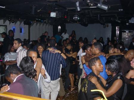 Dimanche 31/12/06 soirée privée sur le bateaux bb antilles avec Cap's fashion (avec dj lerby & dj mikey)