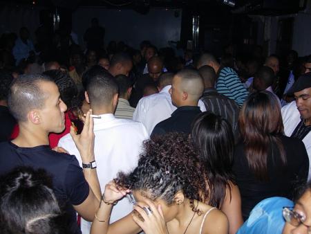 Dimanche 31/12/06 soirée privée sur le bateaux bb antilles avec Cap's fashion (avec dj lerby & dj mikey)