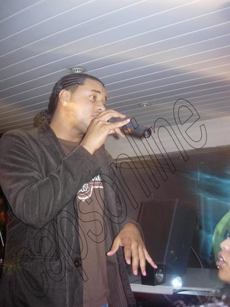 cap's fashion present mika ( linda bo é )