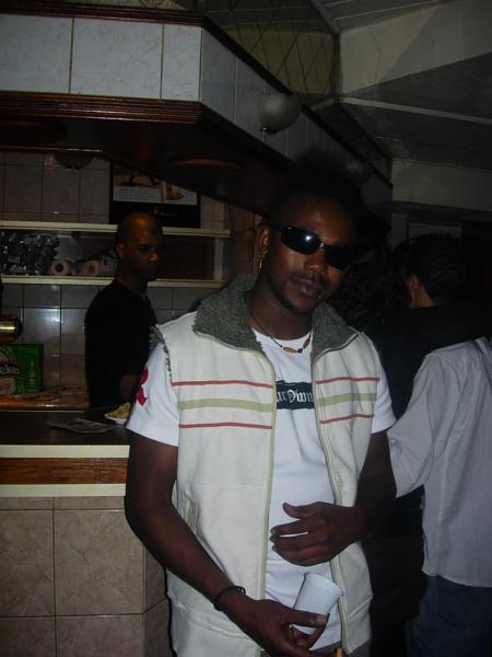 cap's fashion present mika ( linda bo é )