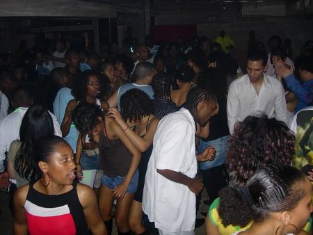 cap's fashion present mika ( linda bo é )