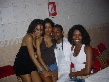 cap's fashion present mika ( linda bo é )