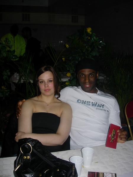 cap's fashion present mika ( linda bo é )