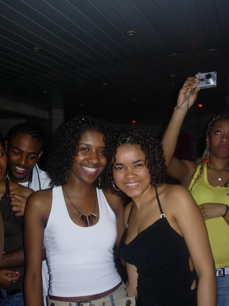 cap's fashion present mika ( linda bo é )