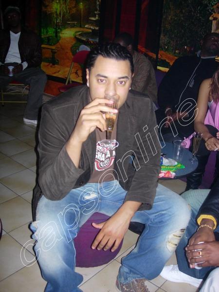 cap's fashion present mika ( linda bo é )