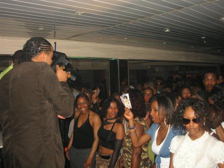 cap's fashion present mika ( linda bo é )