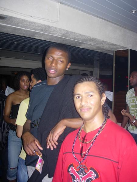 cap's fashion present mika ( linda bo é )