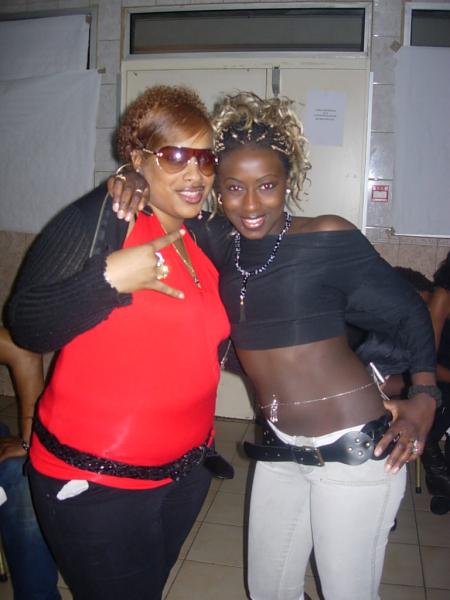 cap's fashion present mika ( linda bo é )