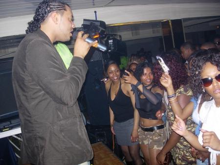 cap's fashion present mika ( linda bo é )