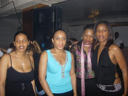 cap's fashion present mika ( linda bo é )