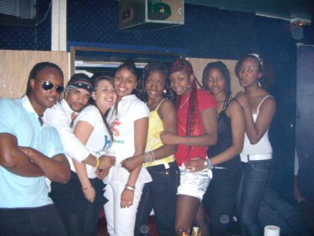 hi5 party caps systeme