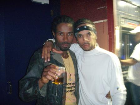 hi5 party caps systeme