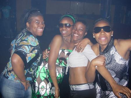 hi5 party caps systeme